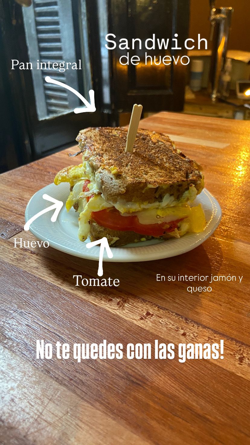 SANDWICH HUEVO + QUESO + TOMATE Y JAMON